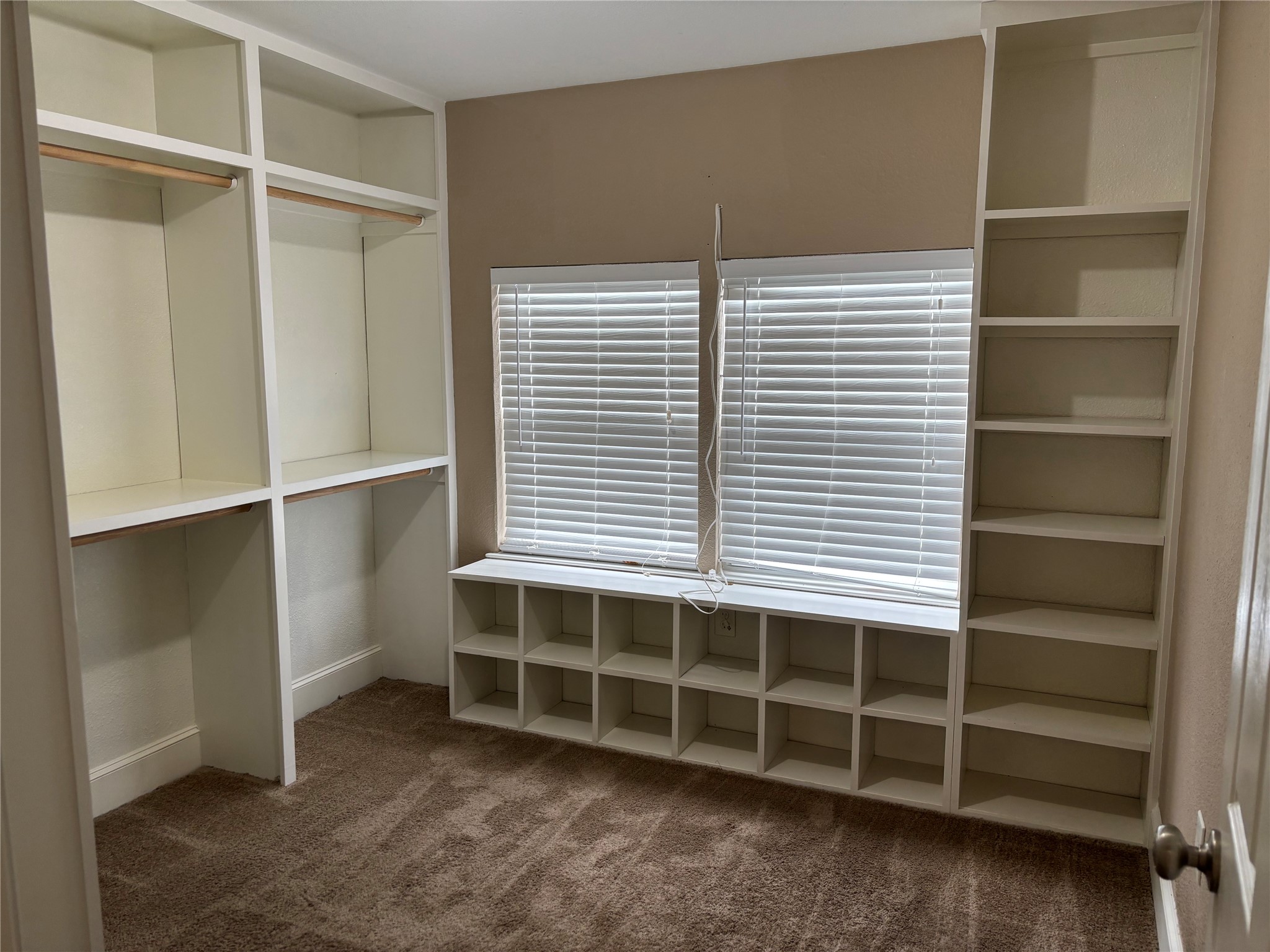407 Terminal Street Houston, TX 77020 - Photo 10 of 14 Middle bedroom with built ins