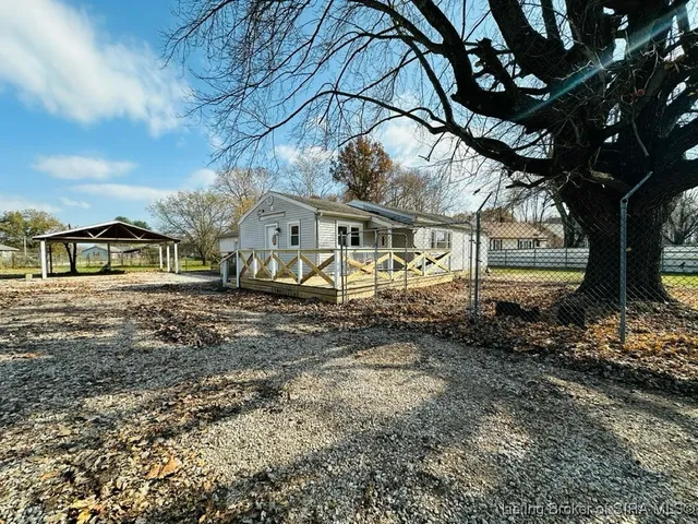 $269,900 | 544 East Hilltop Drive, Scottsburg, IN 47170