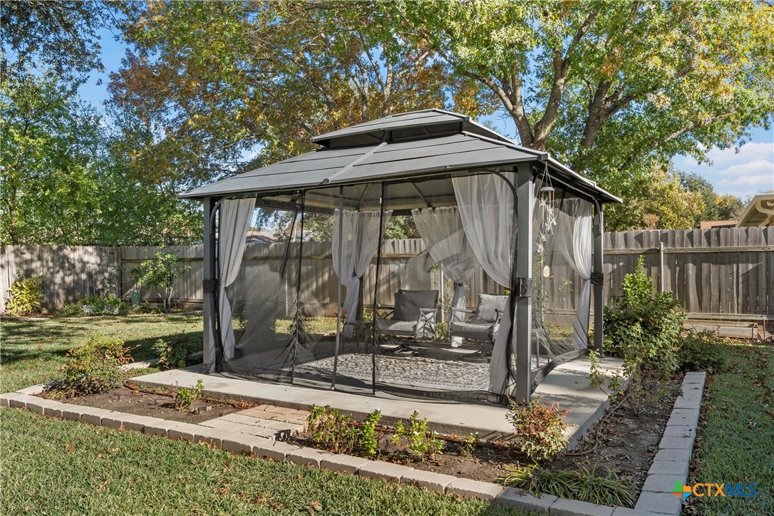 2014 Forest Trail Temple, TX 76502 - Photo 3 of 38 a front view of a house with garden