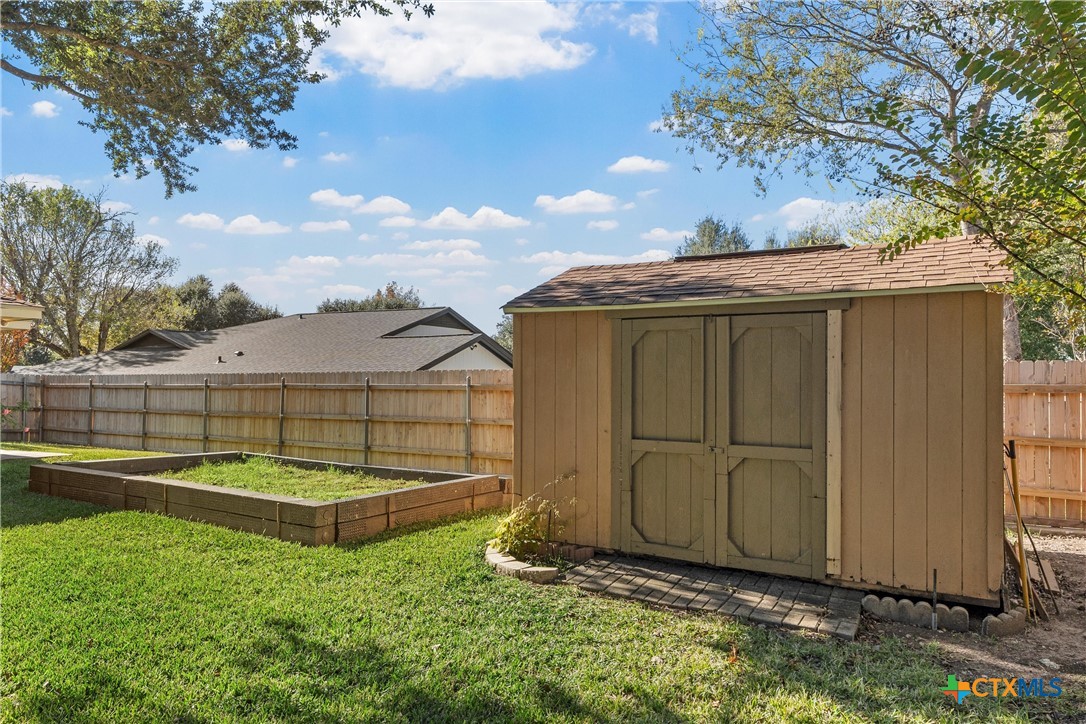 2014 Forest Trail Temple, TX 76502 - Photo 37 of 38 a view of a backyard