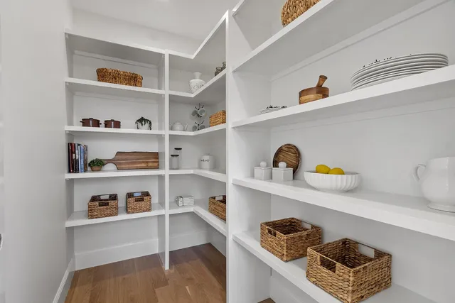 $1,879,500 | 18 Sprague Mill Road, Bedford, NH 03110