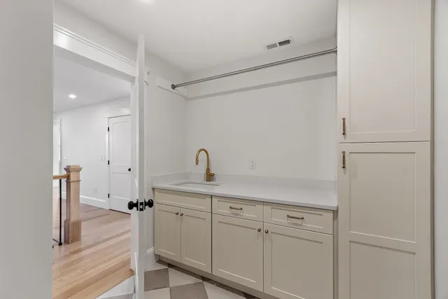 $1,879,500 | 18 Sprague Mill Road, Bedford, NH 03110