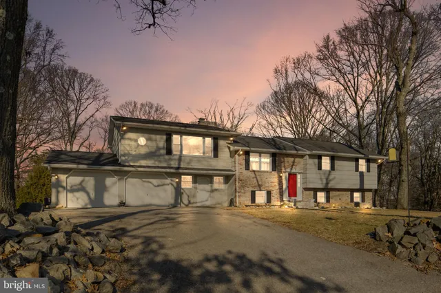 $750,000 | 876 Shore Acres Road, Arnold, MD 21012