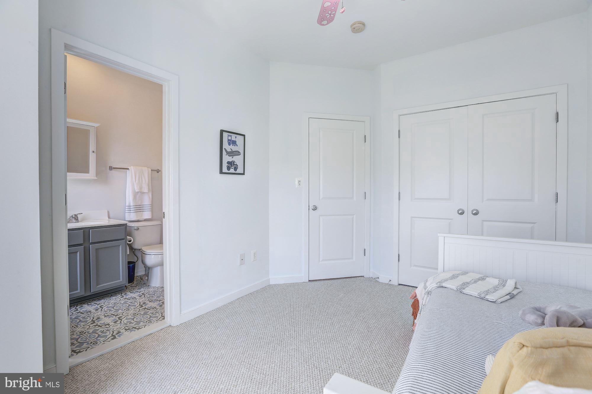 410 L Street Southeast Washington, DC 20003 - Photo 20 of 35 a view of kitchen and bathroom