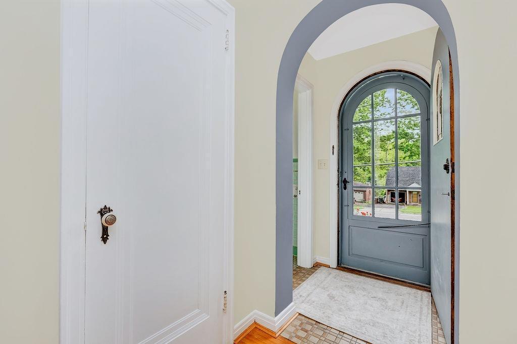 1823 Adams Road Cincinnati, OH 45231 - Photo 5 of 50 Gallery Image 5