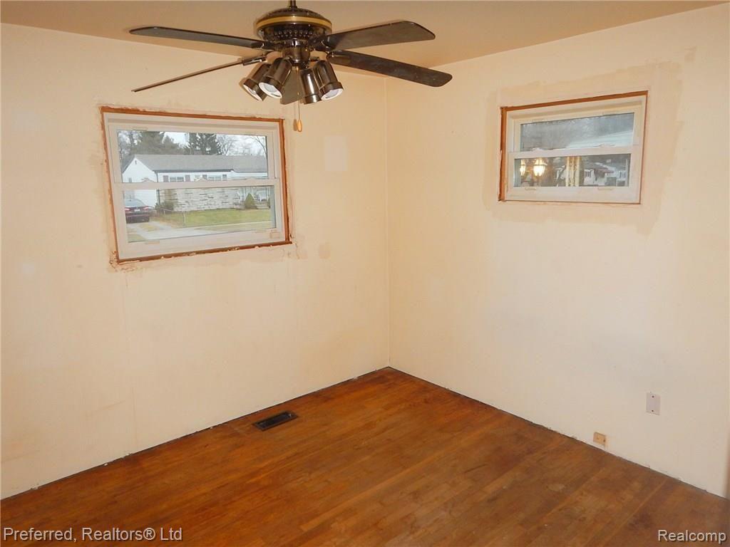 1158 Fall River Road Ypsilanti, MI 48198 - Photo 12 of 23 Bed 2.JPG