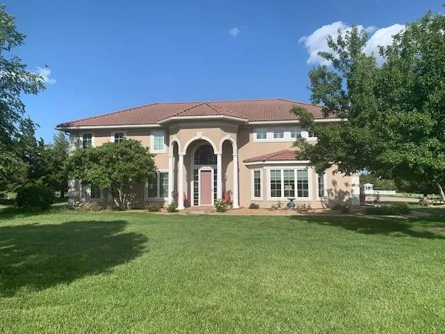 $1,250,000 | 15555 South Moonlight Road, Olathe, KS 66061
