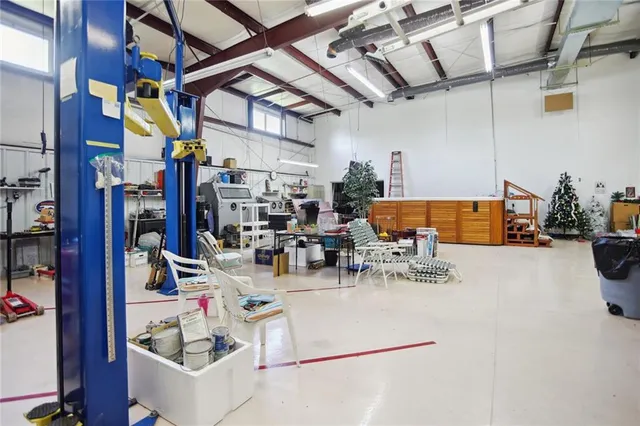 $1,250,000 | 15555 South Moonlight Road, Olathe, KS 66061