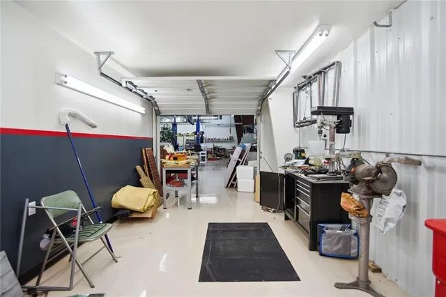 $1,250,000 | 15555 South Moonlight Road, Olathe, KS 66061