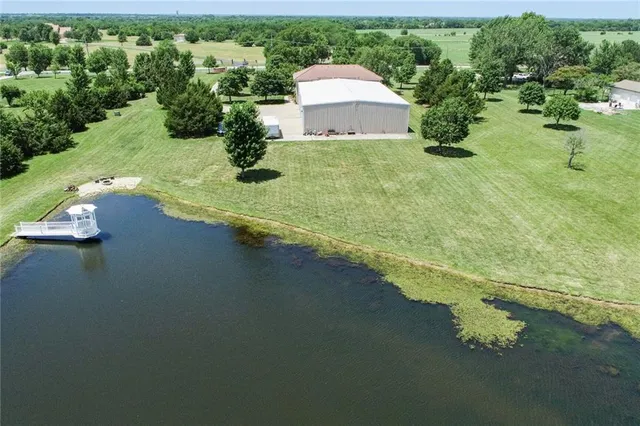 $1,250,000 | 15555 South Moonlight Road, Olathe, KS 66061