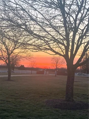 $1,250,000 | 15555 South Moonlight Road, Olathe, KS 66061