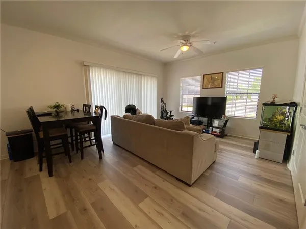 $1,500 | 20 Southwest 6th Street, Unit 203, Gainesville, FL 32601