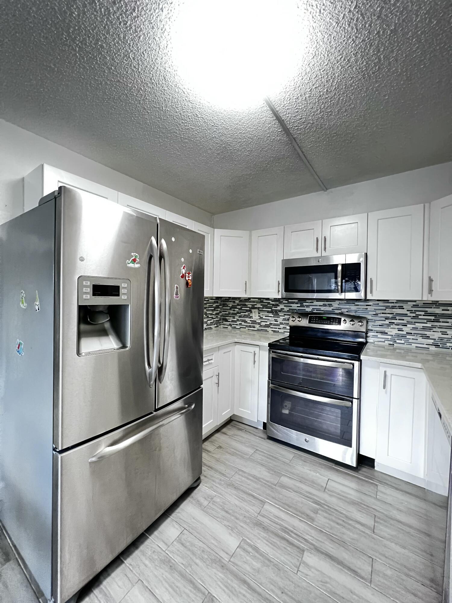 295 Woodland Road Palm Springs, FL 33461 - Photo 20 of 21 1000010497