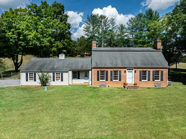 $463,000 | 3262 West Midland Trail, Lexington, VA 24450