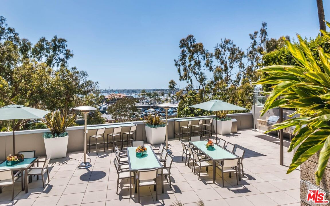 13650 Marina Pointe Drive, Unit 403 Marina del Rey, CA 90292 - Photo 31 of 47