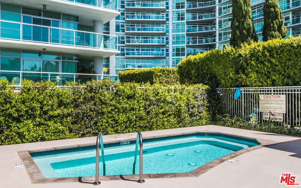 13650 Marina Pointe Drive, Unit 403 Marina del Rey, CA 90292 - Photo 34 of 47