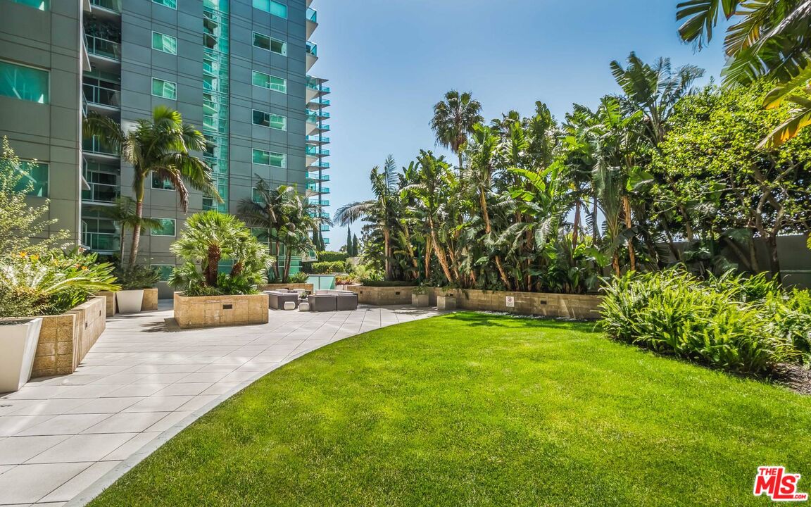 13650 Marina Pointe Drive, Unit 403 Marina del Rey, CA 90292 - Photo 40 of 47