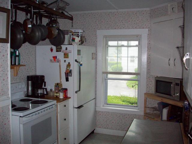 216 State Road North Adams, MA 01247 - Photo 3 of 9 kitchen1