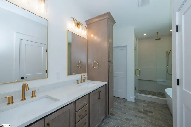 $599,900 | 723 Holliday Dam Road, Honea Path, SC 29654