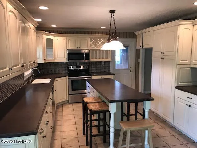 $1,800 | 461 Lora Lane, Winterville, NC 28590