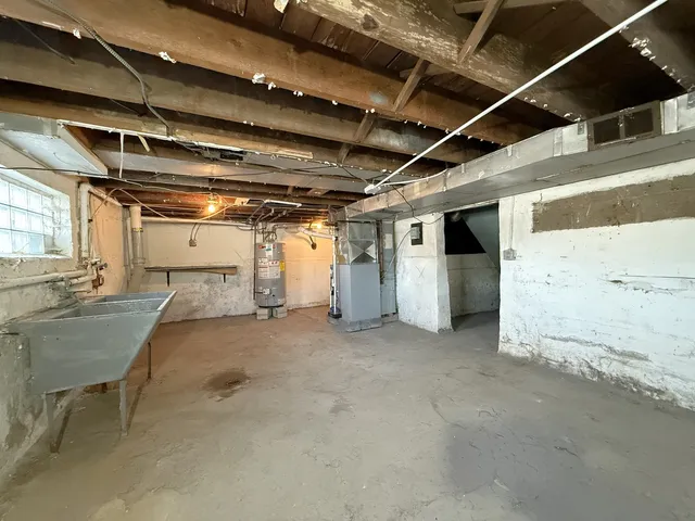 $149,900 | 4040 Rose Avenue, Lyons, IL 60534