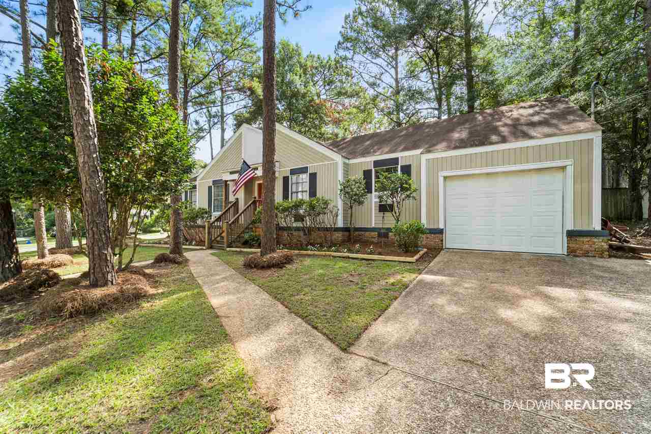 101 Paige Circle Daphne, AL 36526 - Photo 2 of 15 Garage
