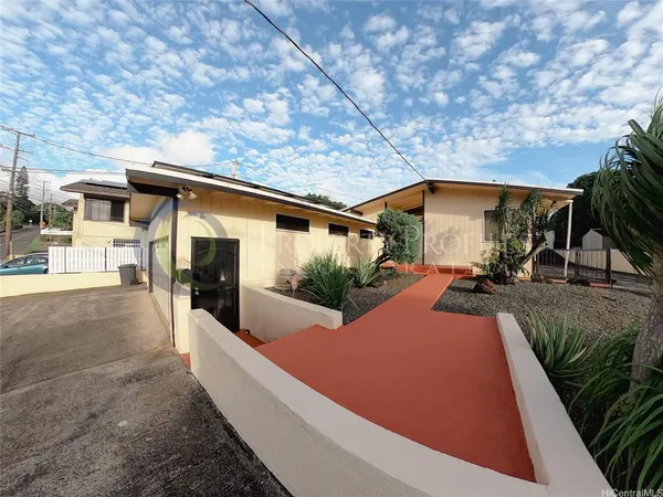 $4,000 | 99-1059 Aiea Heights Drive, Aiea, HI 96701