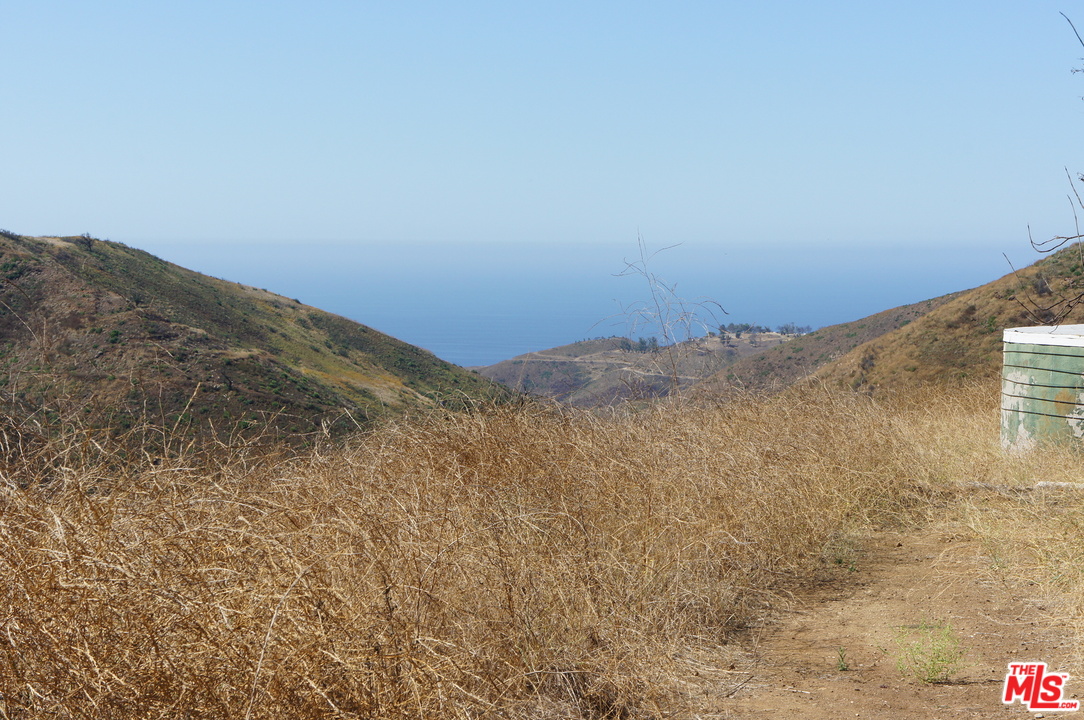 9625 Wells Road Malibu, CA 90265 - Photo 3 of 14