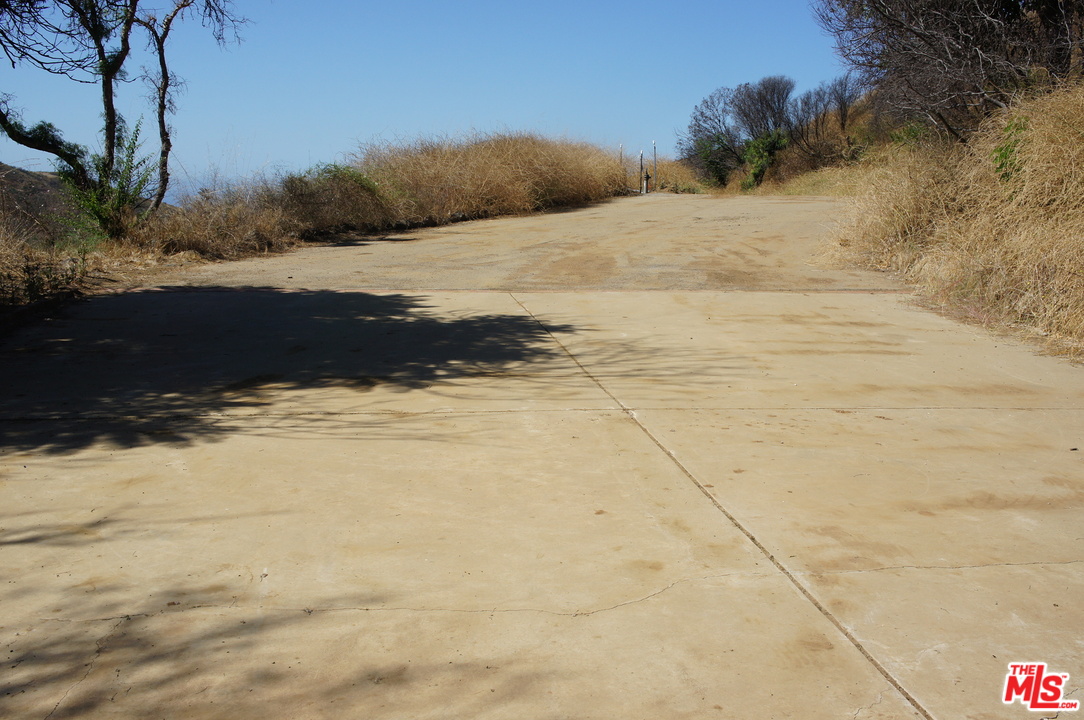 9625 Wells Road Malibu, CA 90265 - Photo 6 of 14