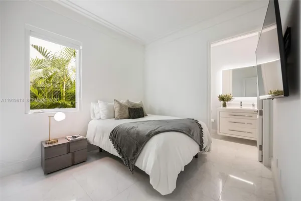 $25,000 | 2760 Brickell Court, Unit 2760, Miami, FL 33133