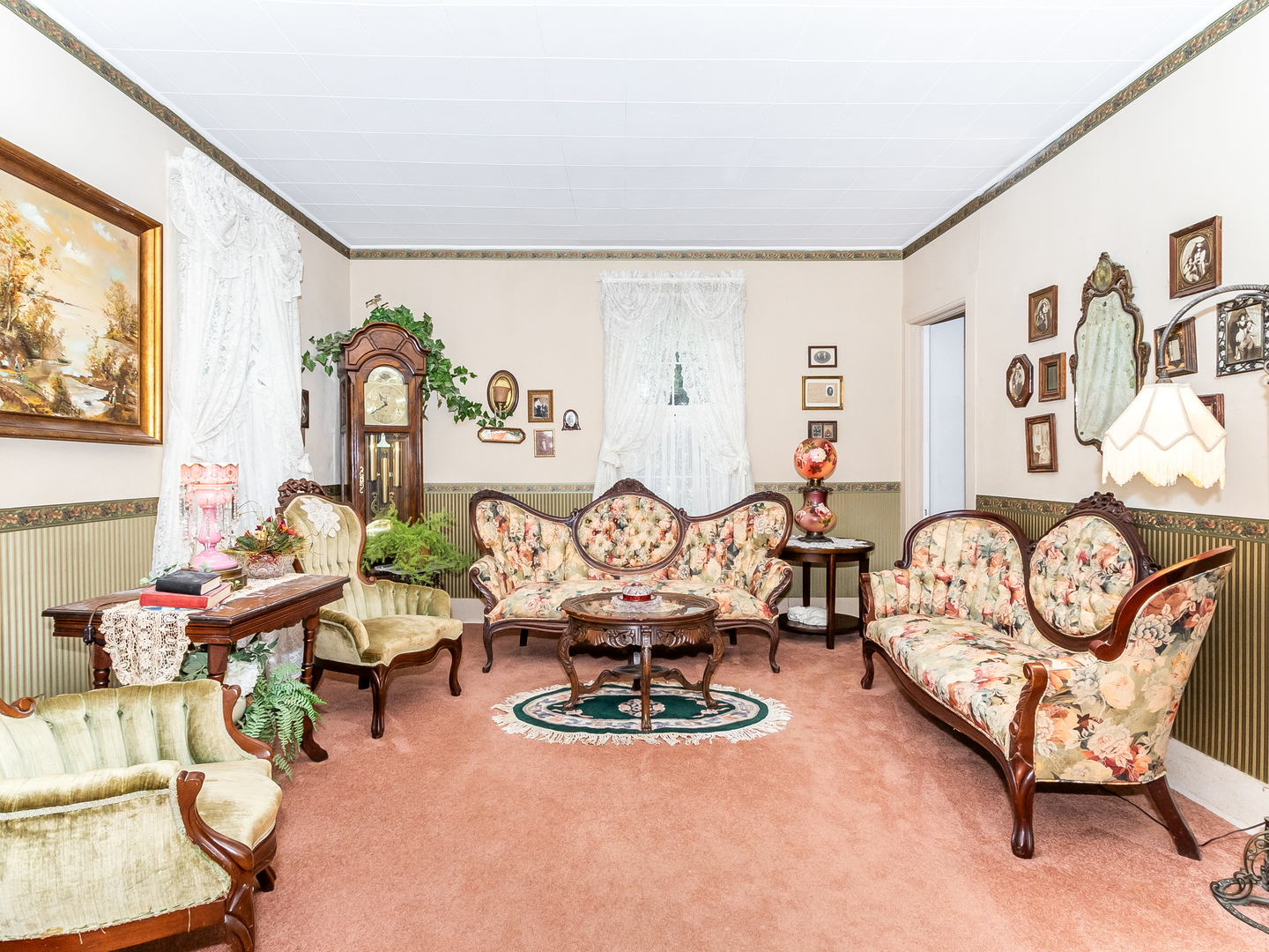 13561 West Kennedy Road Manhattan, IL 60442 - Photo 3 of 28 a living room with furniture and a table