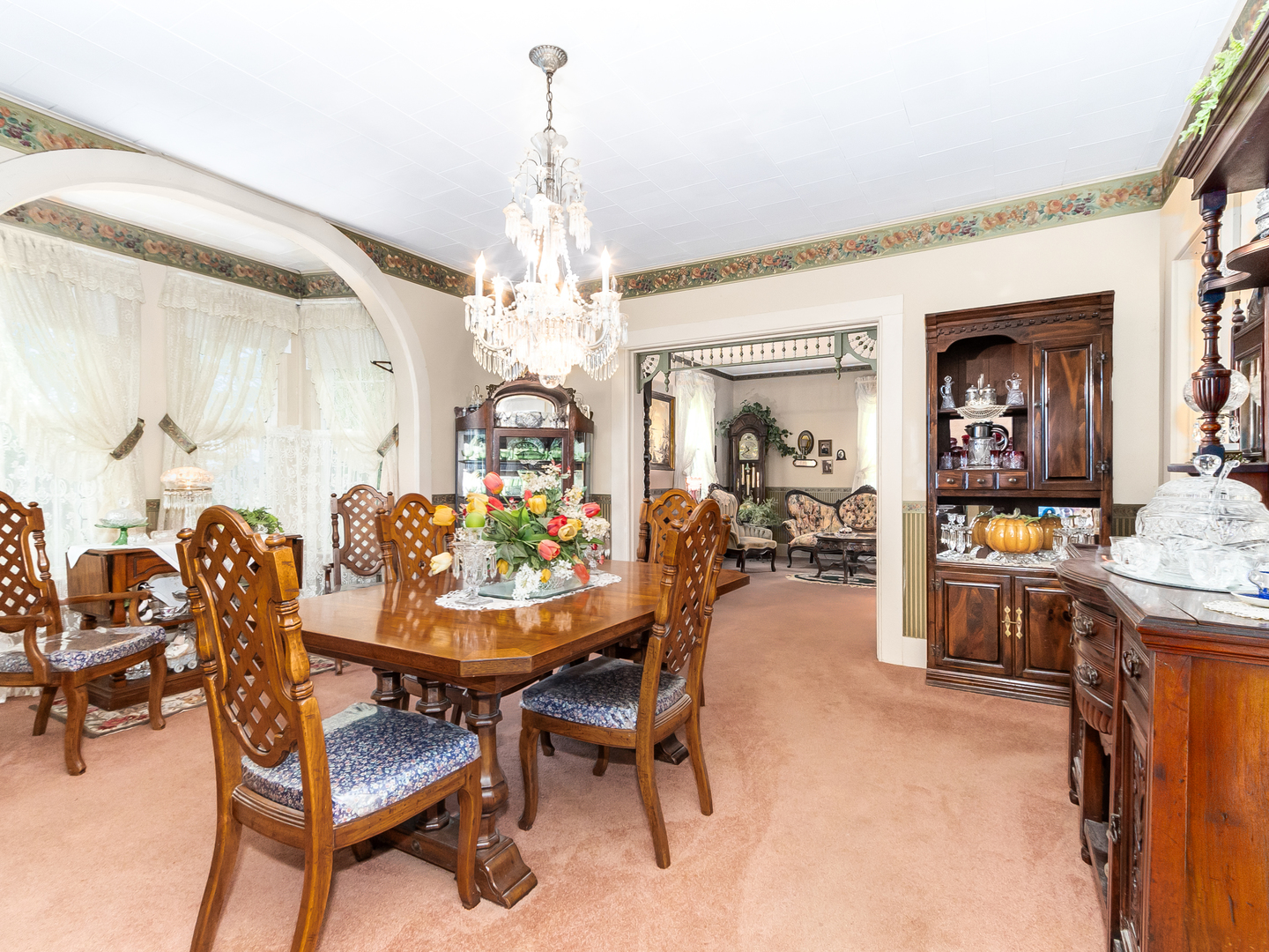 13561 West Kennedy Road Manhattan, IL 60442 - Photo 4 of 28 a view of a dining room with furniture
