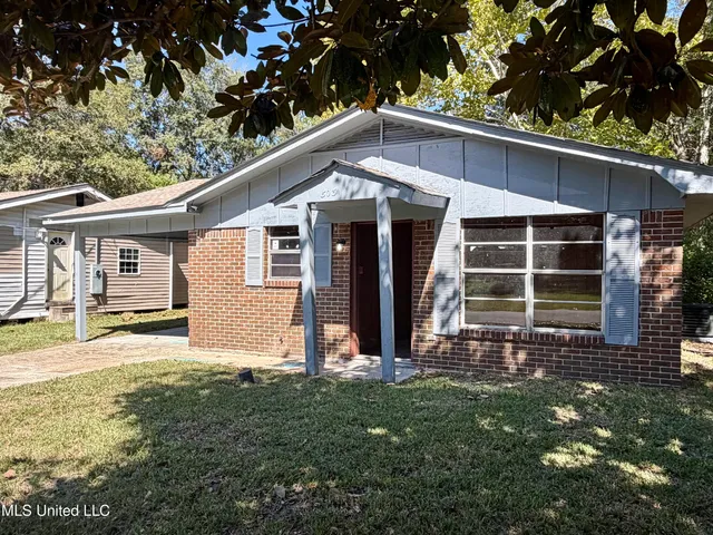 $925 | 5031 Community Avenue, Moss Point, MS 39563