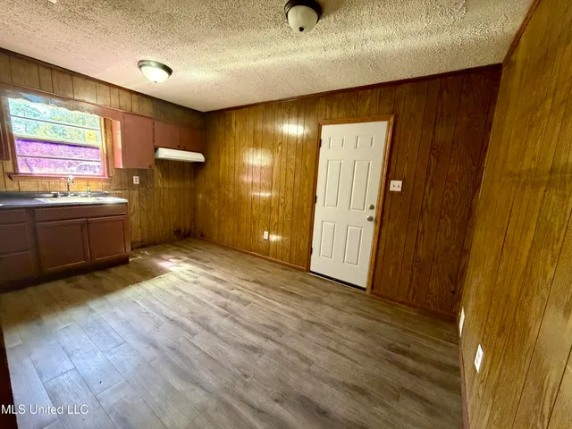 $925 | 5031 Community Avenue, Moss Point, MS 39563