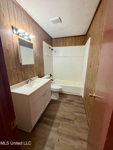 $925 | 5031 Community Avenue, Moss Point, MS 39563