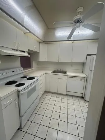 $1,450 | 4334 Northwest 9th Avenue, Unit 92B, Deerfield Beach, FL 33064