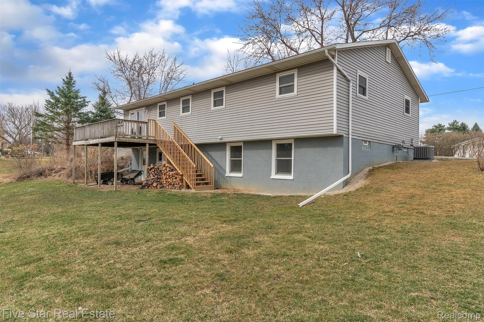 5500 North Henderson Road Davison, MI 48423 - Photo 34 of 48 34-5500-N-Henderson-Rd-WindowStill-Real-Estate-Photography-34.jpg
