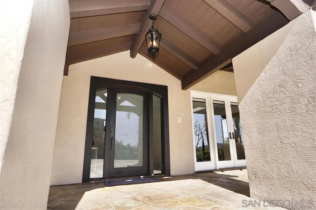 9610 Vista Del Sol Spring Valley, CA 91977 - Photo 5 of 73