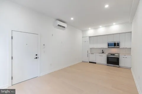 $2,395 | 2414 Frankford Avenue, Unit 2, Philadelphia, PA 19125