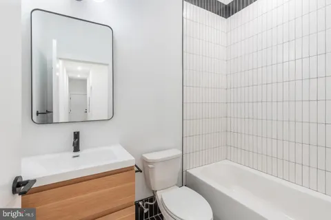 $2,395 | 2414 Frankford Avenue, Unit 2, Philadelphia, PA 19125