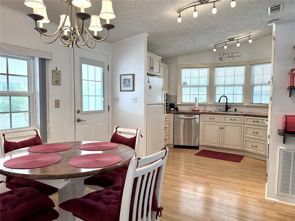 101 St George Court Apollo Beach, FL 33572 - Photo 11 of 44