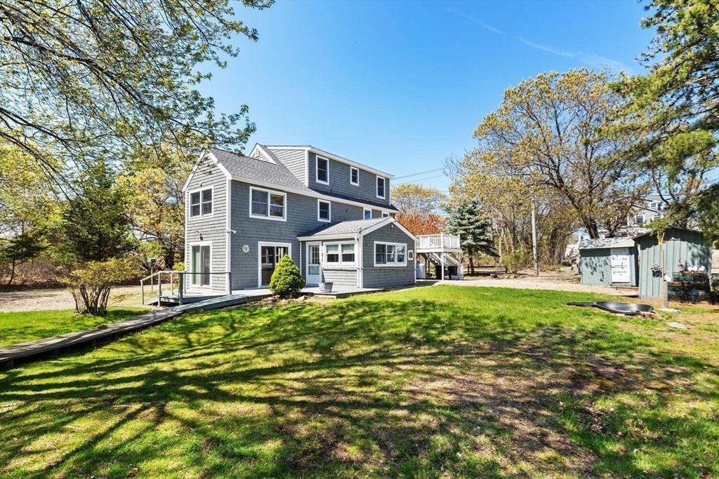 18 Wingaersheek Road Gloucester, MA 01930 - Photo 4 of 31 Gallery Image 4
