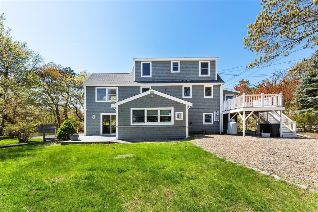 18 Wingaersheek Road Gloucester, MA 01930 - Photo 5 of 31 Gallery Image 5
