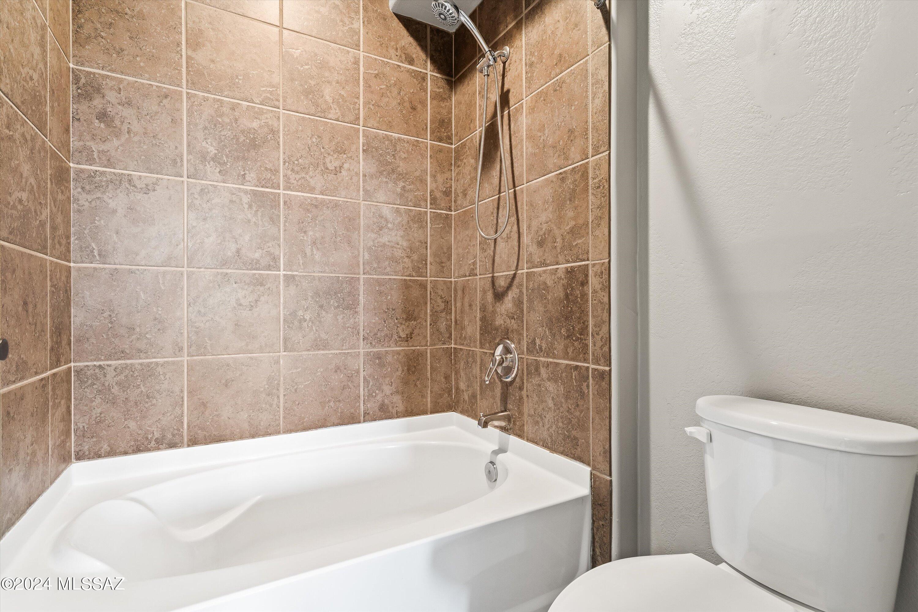 2550 East River Road, Unit 20302 Tucson, AZ 85718 - Photo 23 of 39