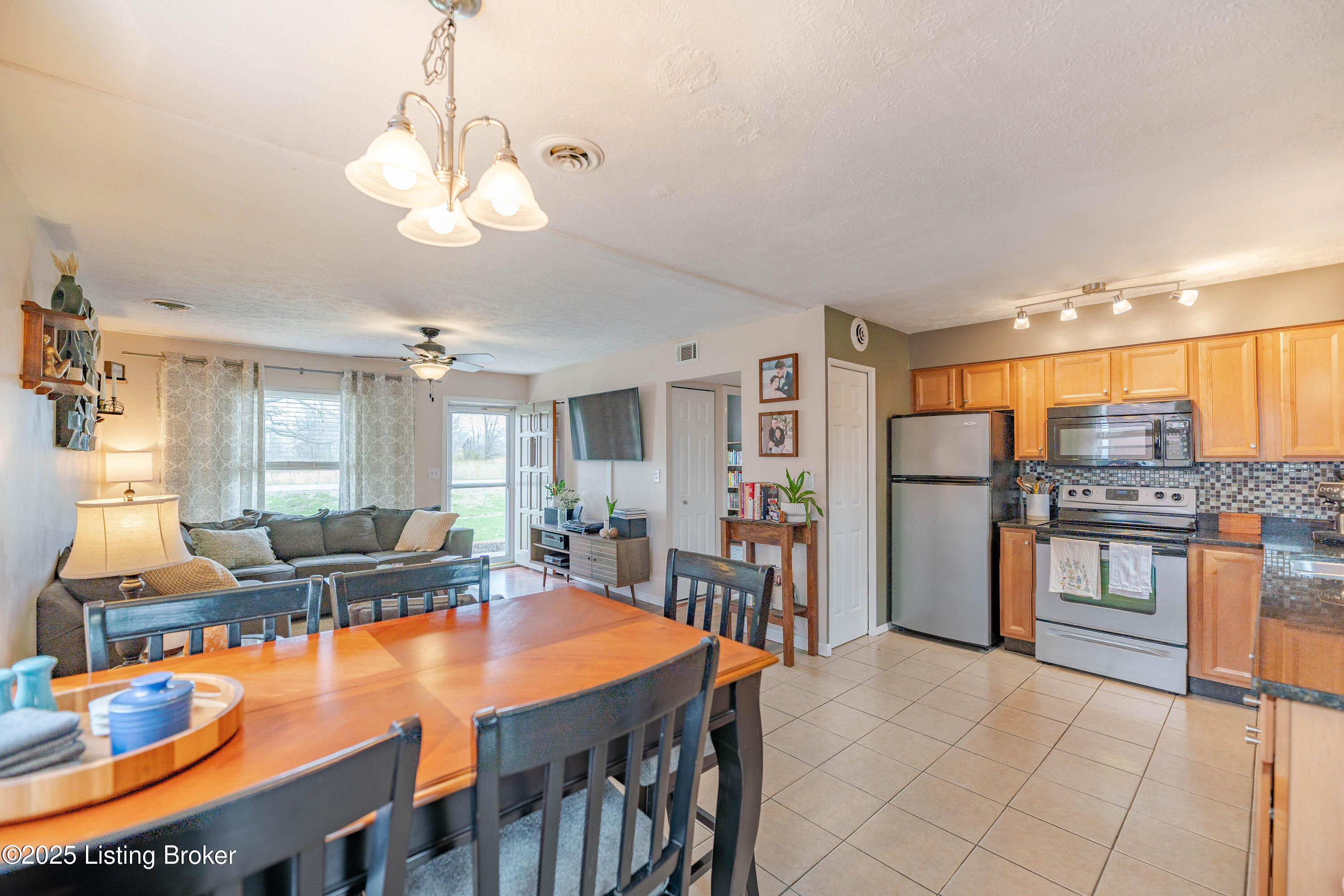6610 Price Ln Road Louisville, KY 40229 - Photo 10 of 20 DSC01914-HDR