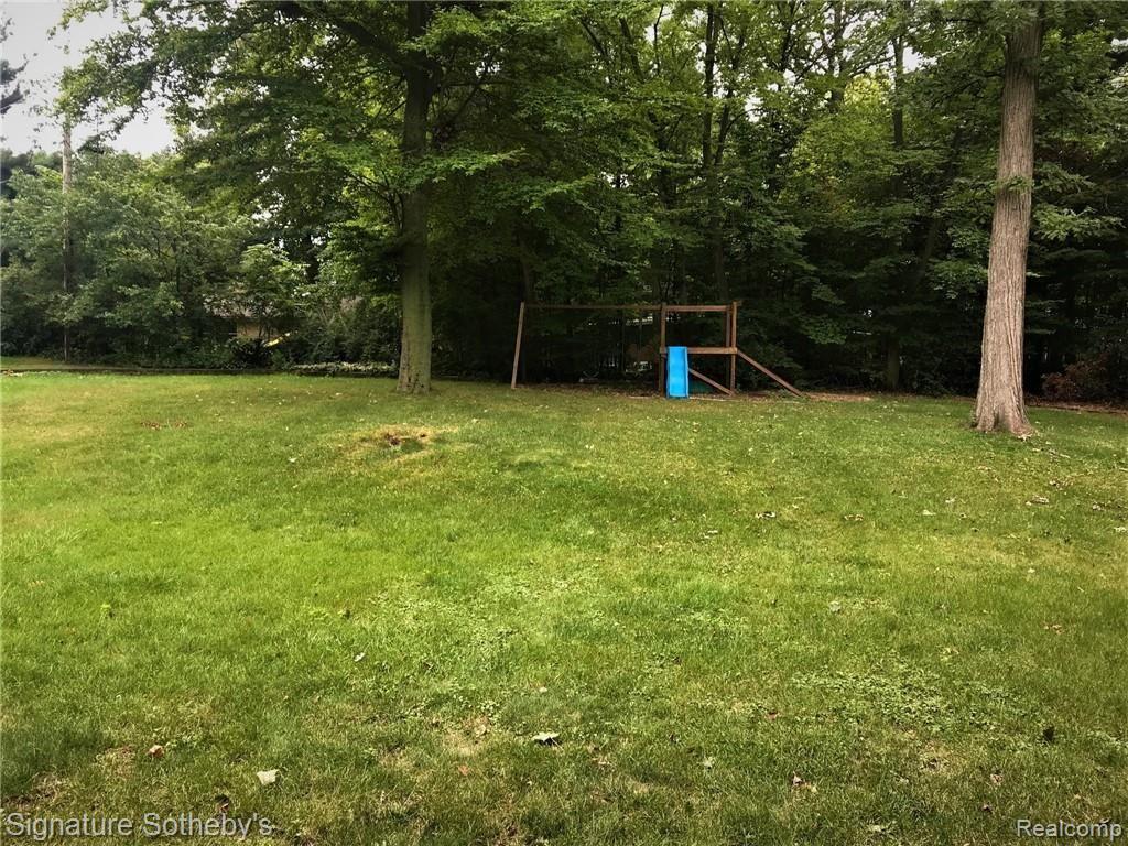 28512 Quail Hollow Road Farmington Hills, MI 48331 - Photo 26 of 28