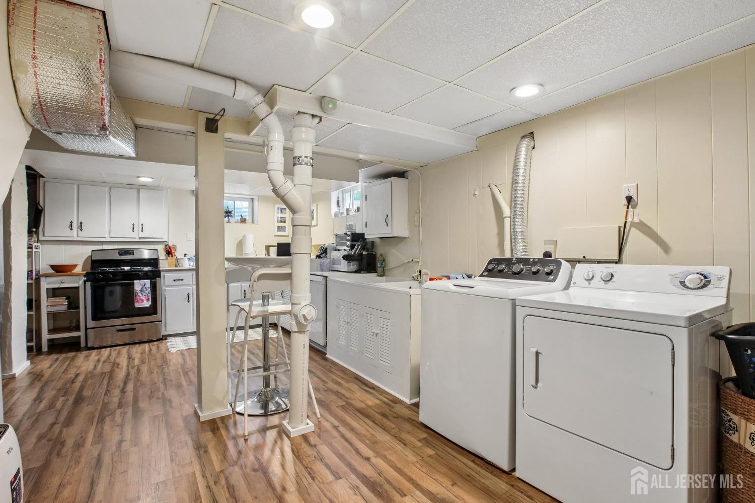1585 Barton Road Union, NJ 07083 - Photo 15 of 26