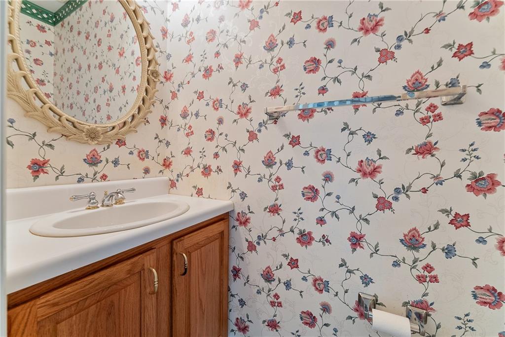 16 McBride Road Canonsburg, PA 15317 - Photo 22 of 43 main level powder room