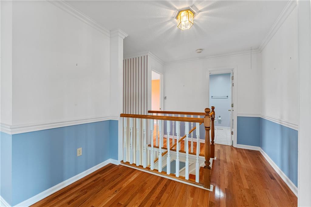 16 McBride Road Canonsburg, PA 15317 - Photo 23 of 43 2nd floor hallway