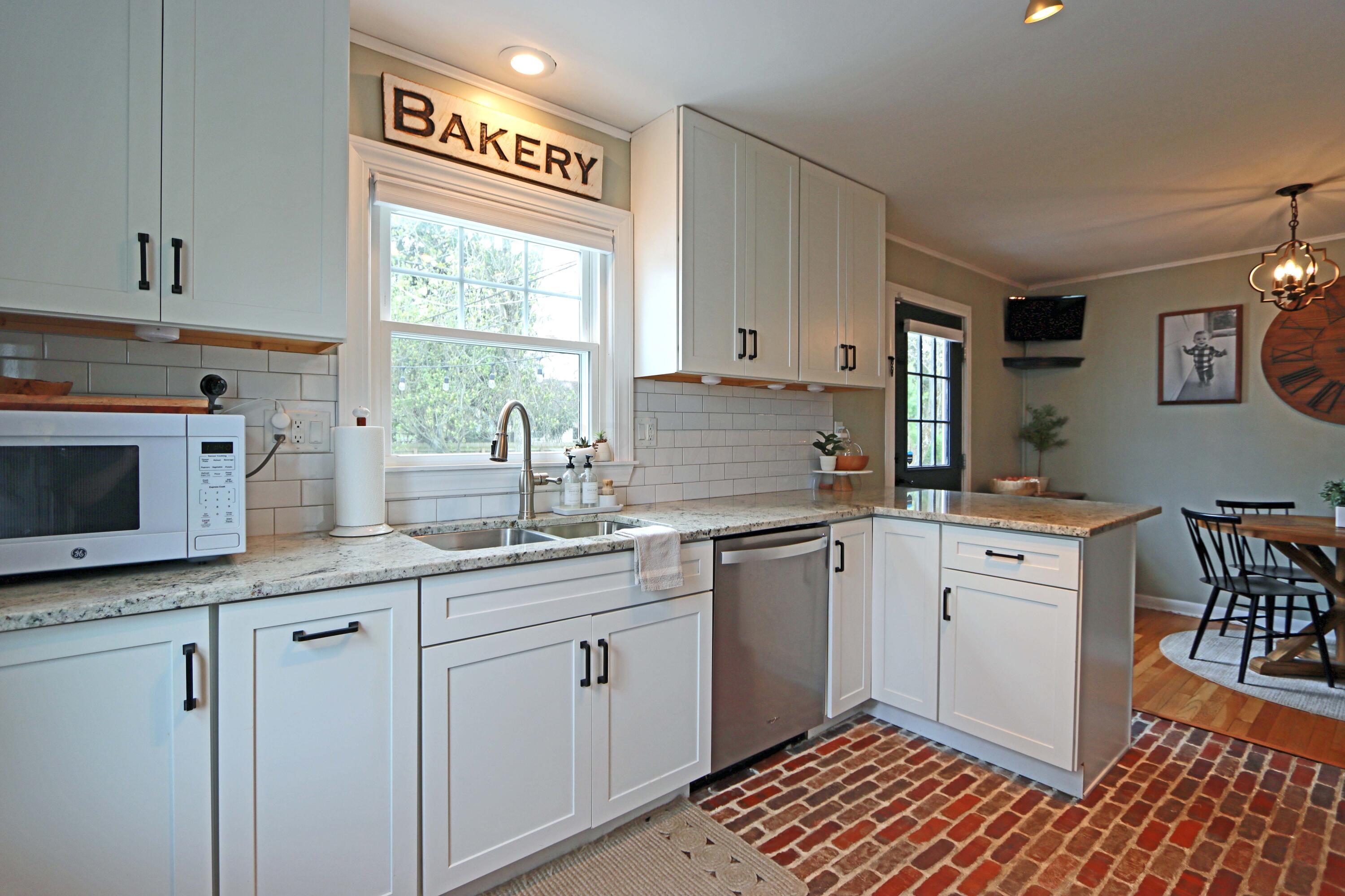 2353 Shrewsbury Road Columbus, OH 43221 - Photo 18 of 44 Kitchen